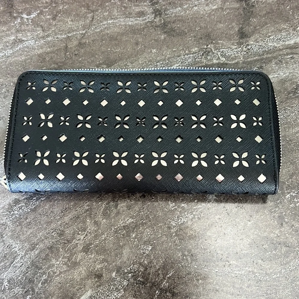 Michael Kors Wallet - Picture 2 of 4